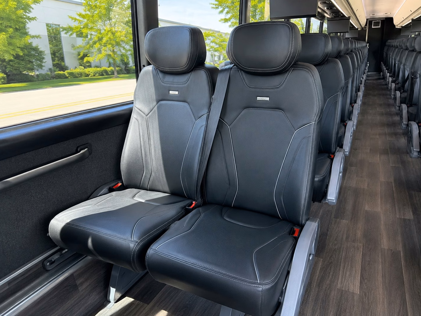 minibuses and charter buses for palm bay wedding venues along the indian river