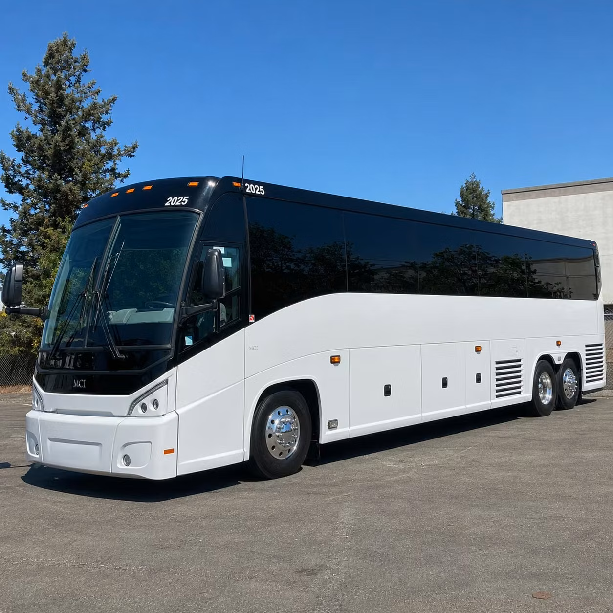 multi day charter bus rentals from palm bay for sports teams and tournament travel