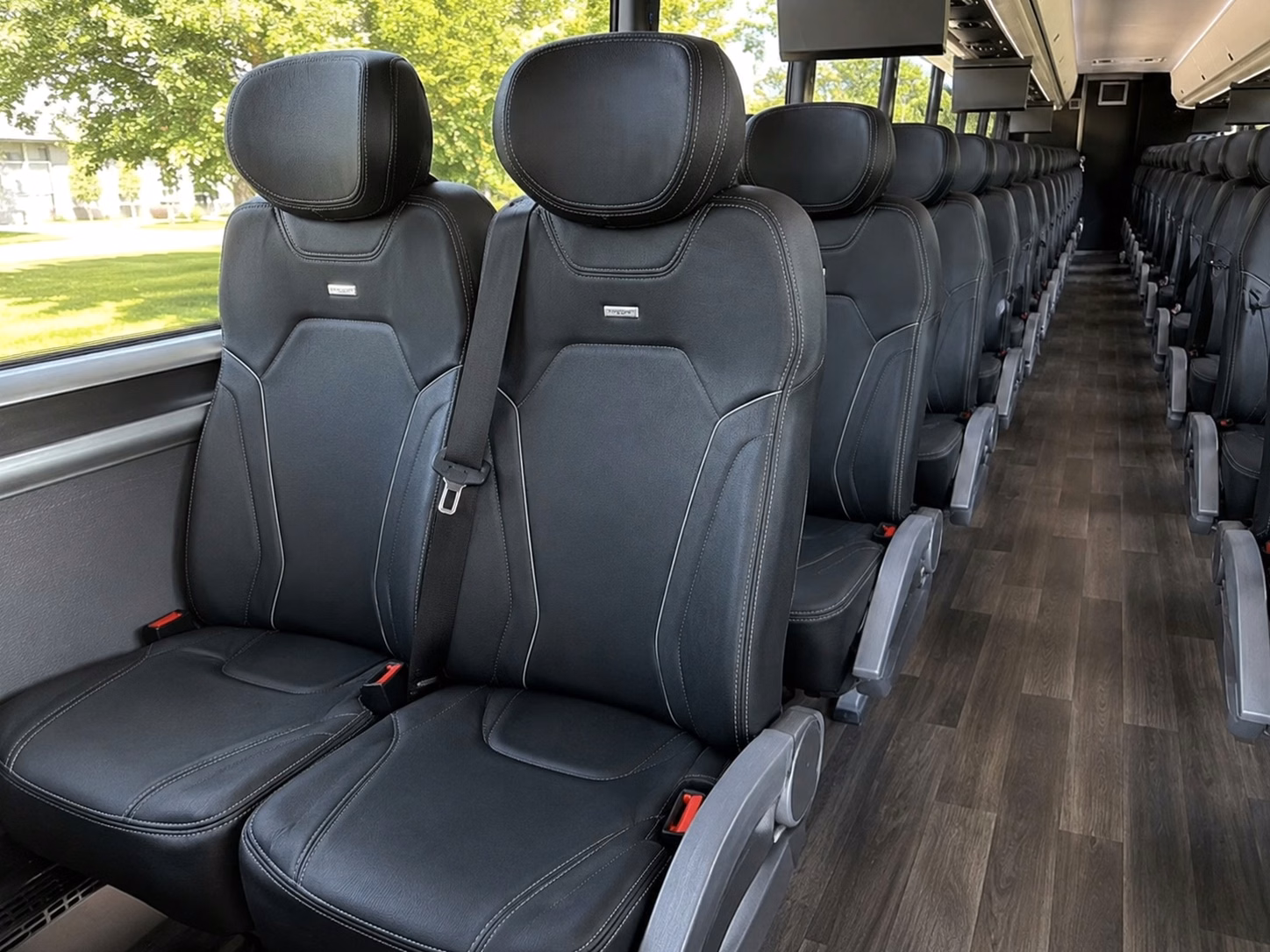 shuttle your wedding guests between palm bay hotels and your ceremony venue